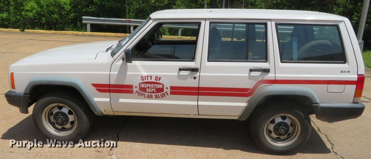 image for item DN5865 1997 Jeep Cherokee  SUV