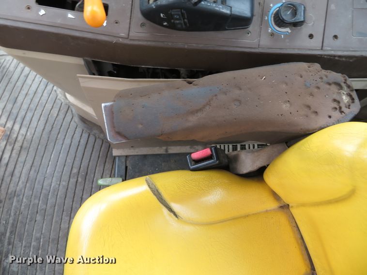 image for item DN5871 John Deere 6410  tractor