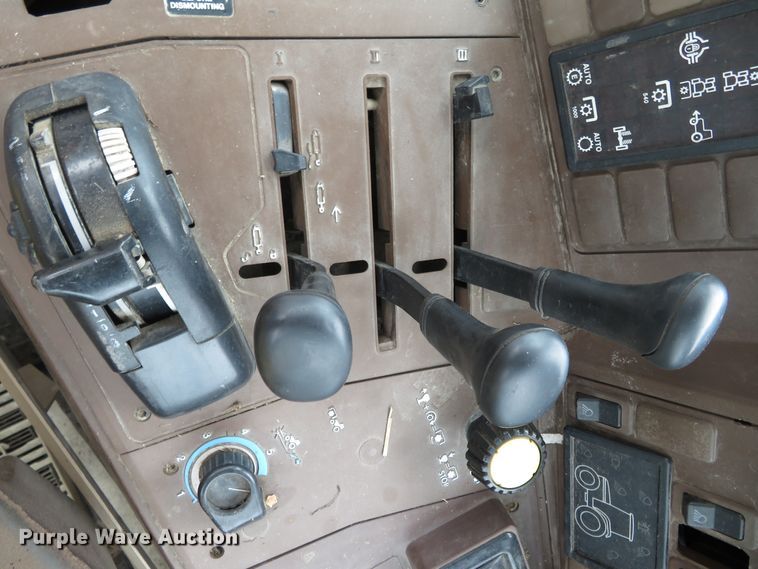 image for item DN5871 John Deere 6410  tractor