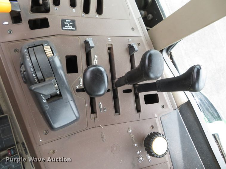 image for item DN5873 John Deere 6615  tractor