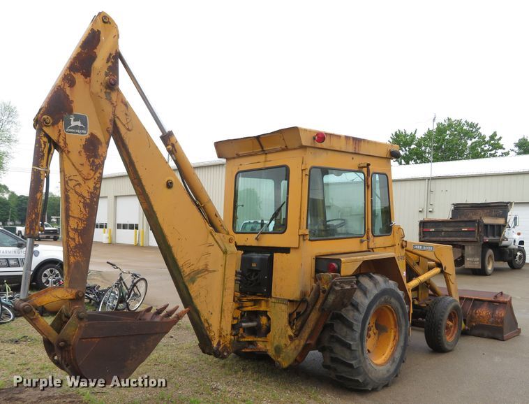 image for item DN5878 John Deere 410D  backhoe