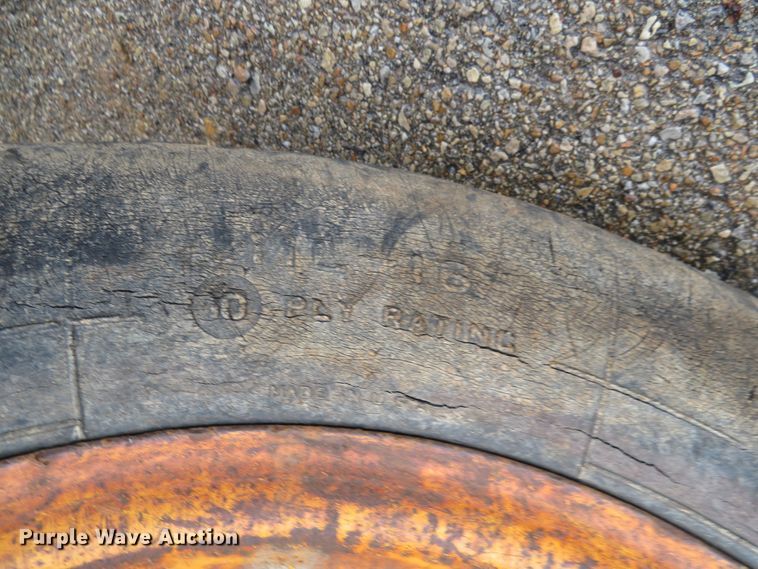 image for item DN5878 John Deere 410D  backhoe