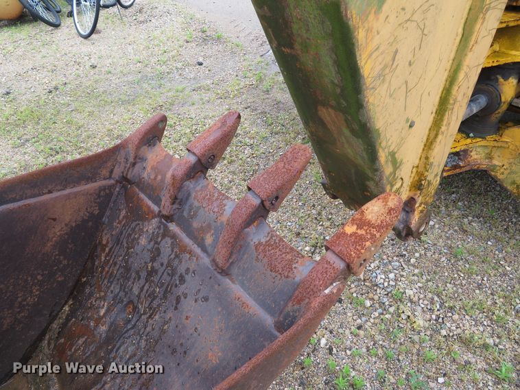 image for item DN5878 John Deere 410D  backhoe