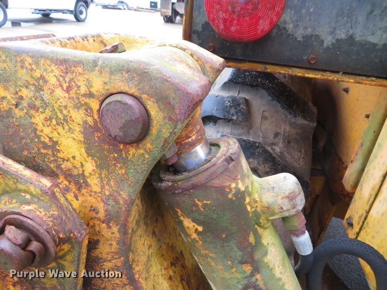 image for item DN5878 John Deere 410D  backhoe