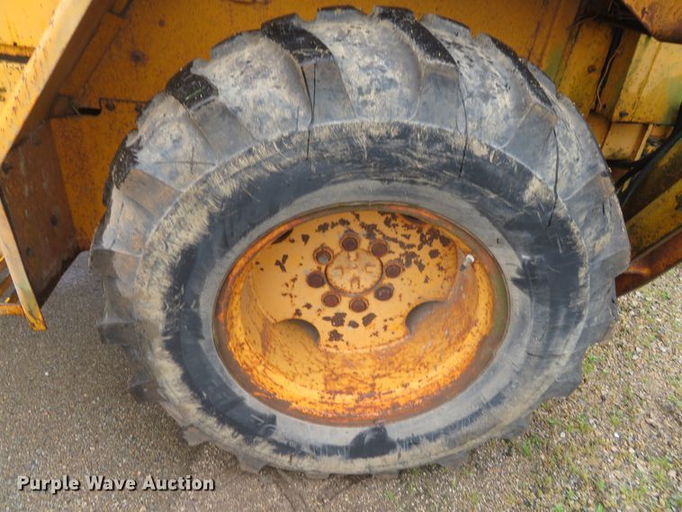 image for item DN5878 John Deere 410D  backhoe