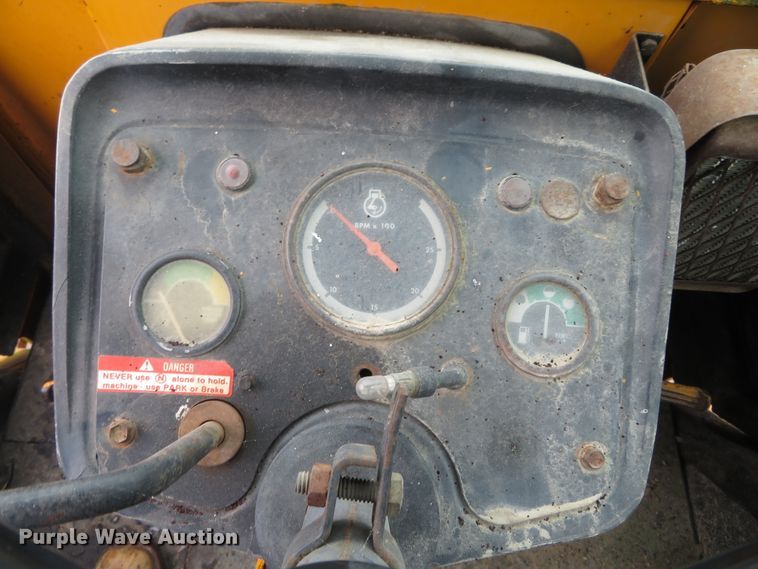 image for item DN5878 John Deere 410D  backhoe