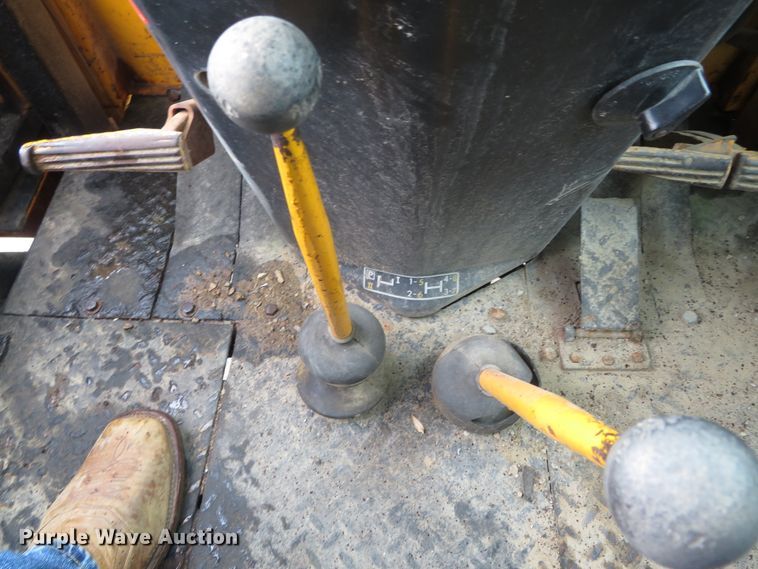 image for item DN5878 John Deere 410D  backhoe