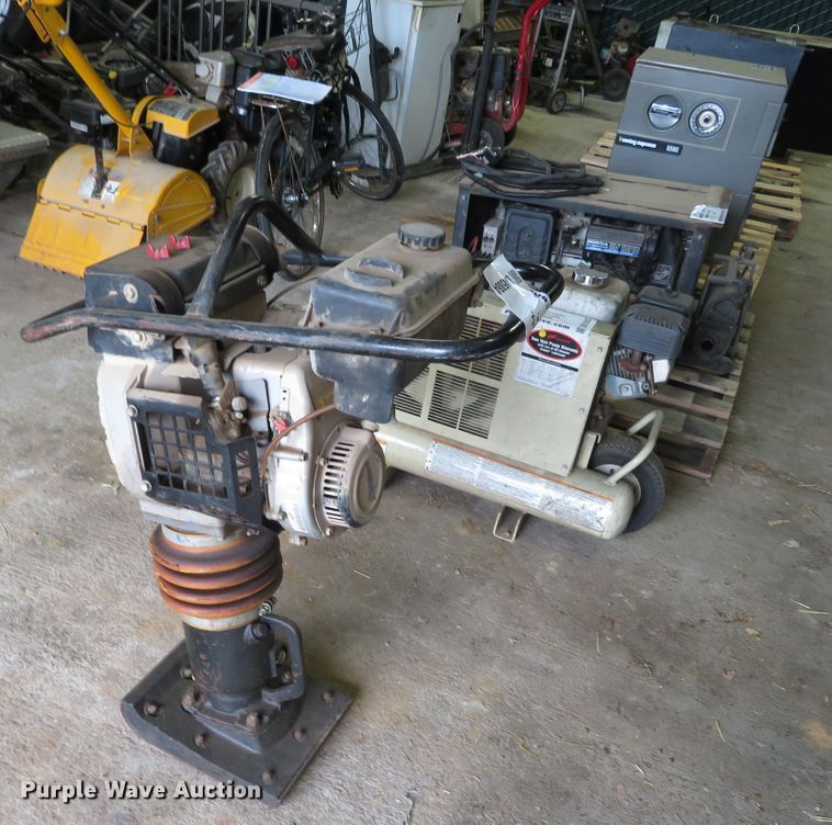 image for item DN5884 1998 Bomag BT65  plate compactor