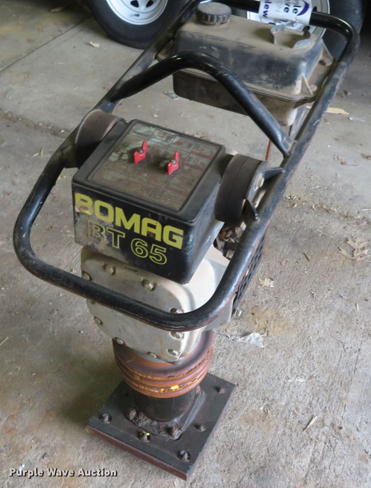 image for item DN5884 1998 Bomag BT65  plate compactor