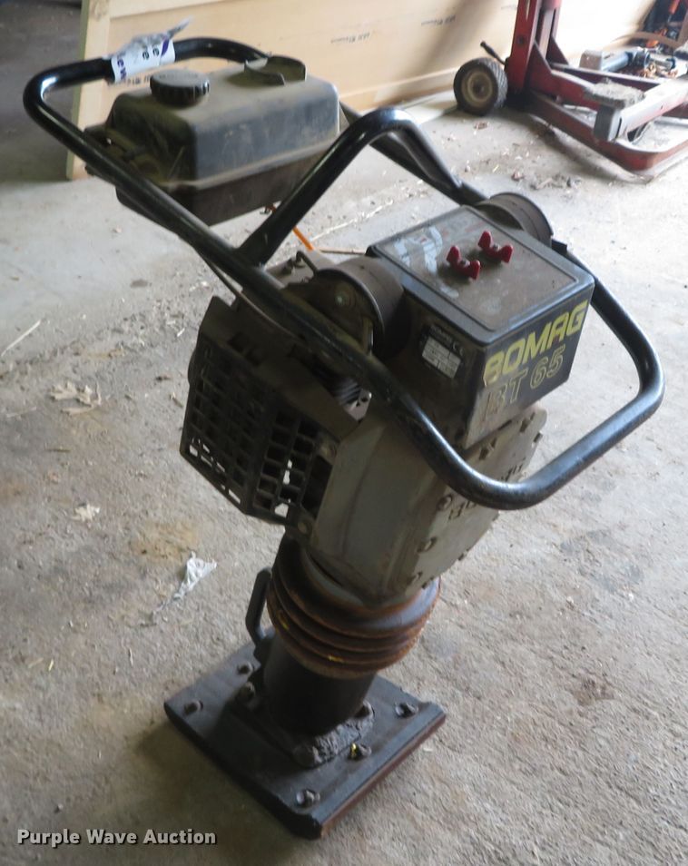 image for item DN5884 1998 Bomag BT65  plate compactor