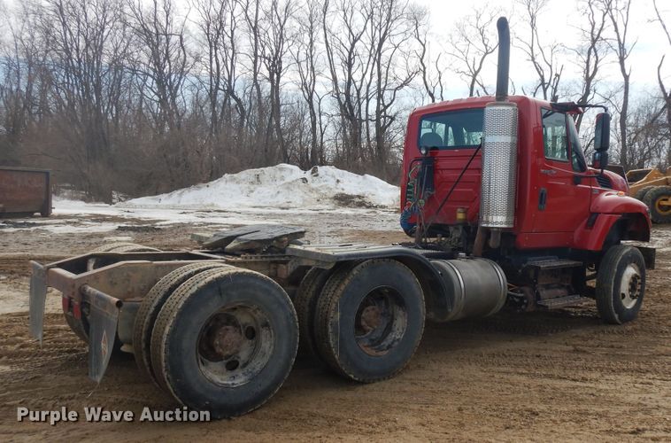 image for item H1846 2012 International 7600  semi truck