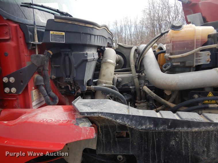 image for item H1846 2012 International 7600  semi truck