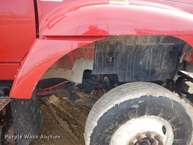 image for item H1846 2012 International 7600  semi truck