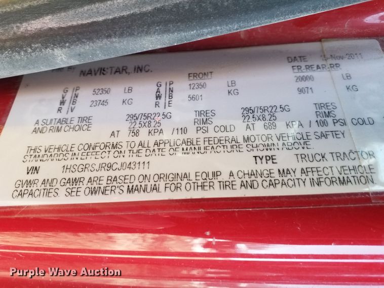 image for item H1846 2012 International 7600  semi truck