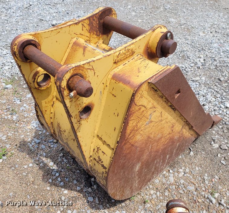 image for item HX9375 Caterpillar  24"W backhoe bucket