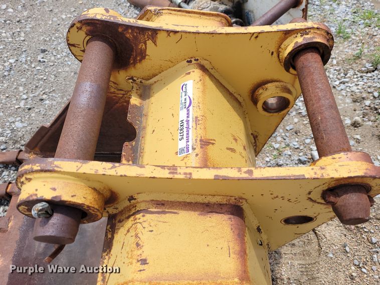 image for item HX9375 Caterpillar  24"W backhoe bucket