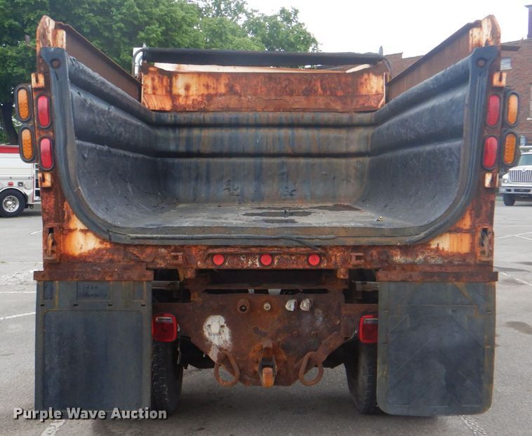 image for item IA9799 2003 International 7400  dump truck