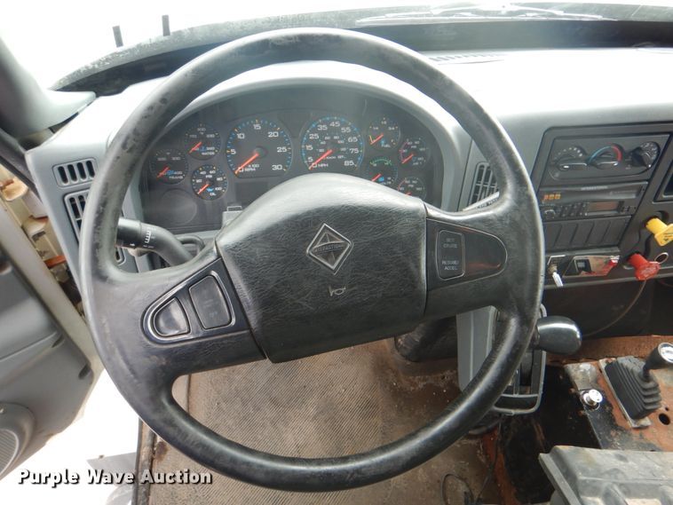 image for item IA9799 2003 International 7400  dump truck