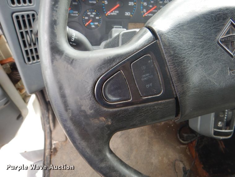 image for item IA9799 2003 International 7400  dump truck