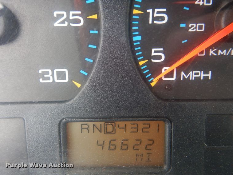 image for item IA9799 2003 International 7400  dump truck