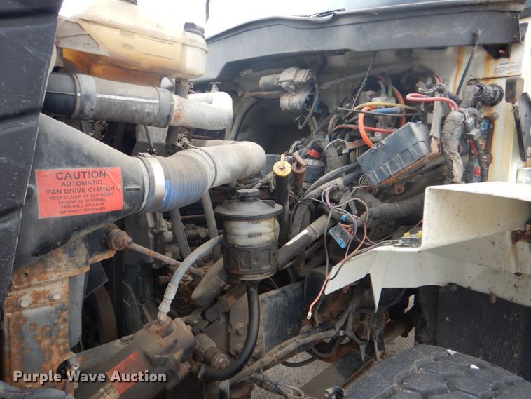 image for item IA9799 2003 International 7400  dump truck