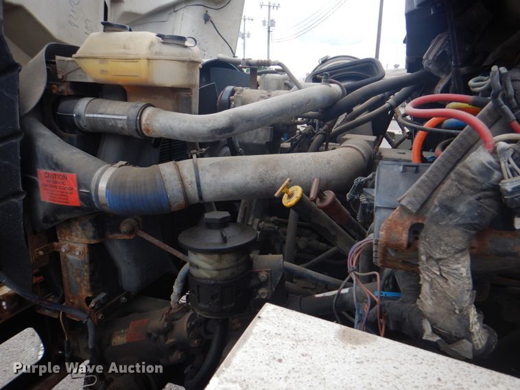 image for item IA9799 2003 International 7400  dump truck