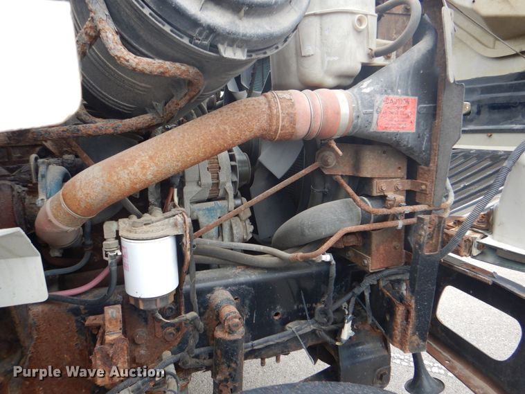 image for item IA9799 2003 International 7400  dump truck