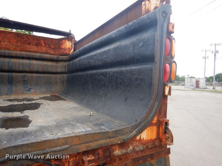 image for item IA9799 2003 International 7400  dump truck