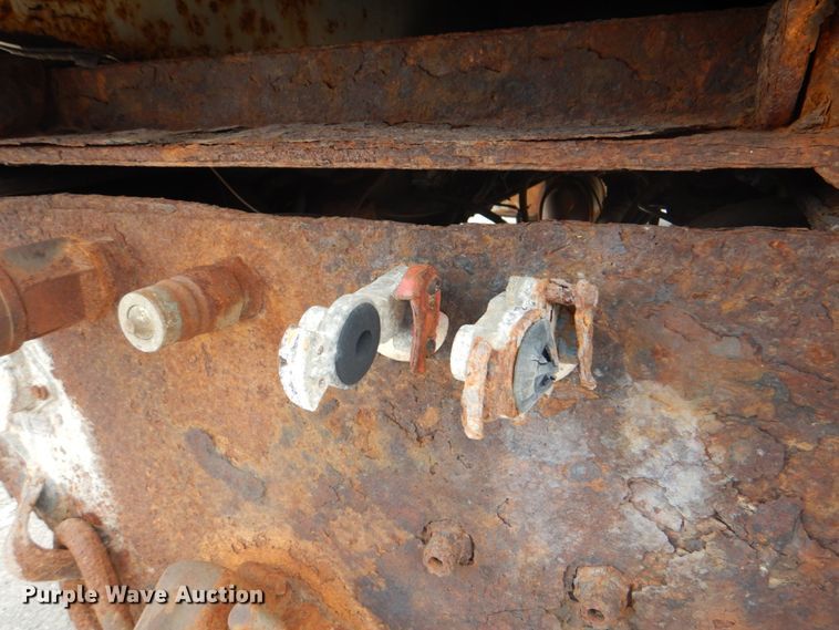 image for item IA9799 2003 International 7400  dump truck