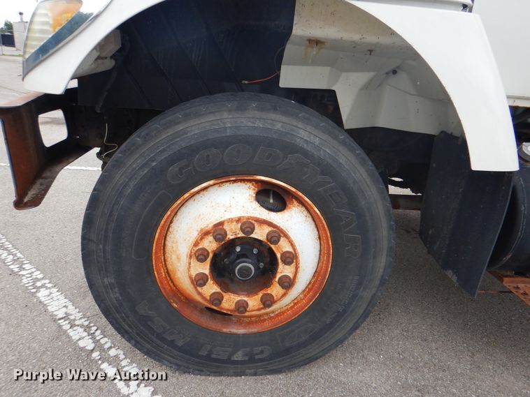 image for item IA9799 2003 International 7400  dump truck