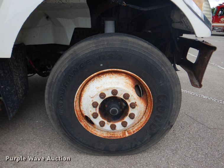 image for item IA9799 2003 International 7400  dump truck