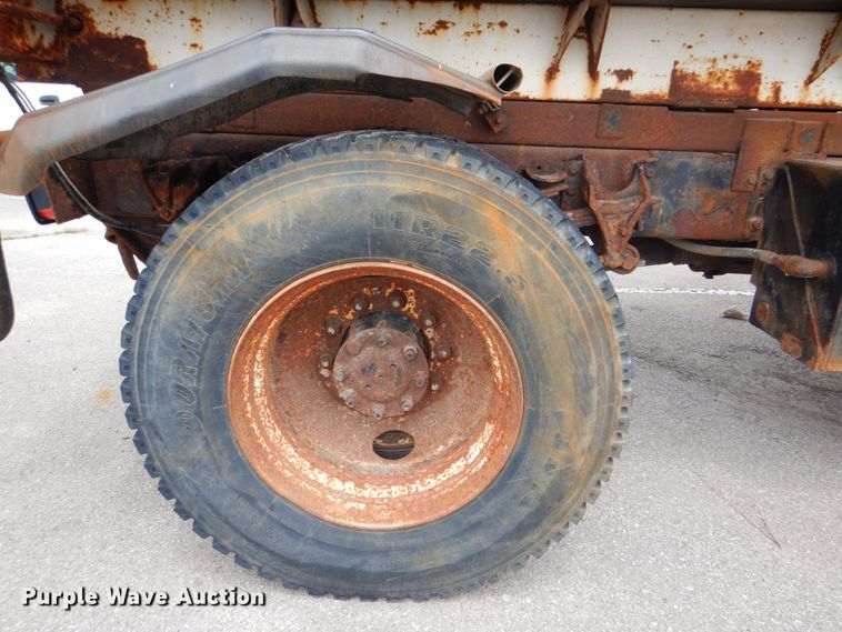 image for item IA9799 2003 International 7400  dump truck