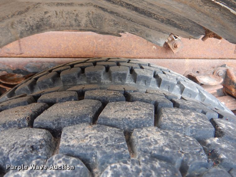 image for item IA9799 2003 International 7400  dump truck