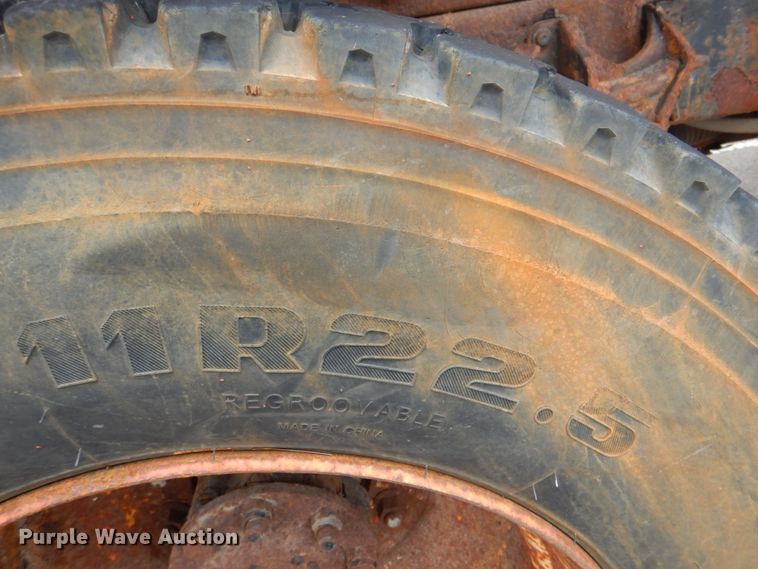 image for item IA9799 2003 International 7400  dump truck