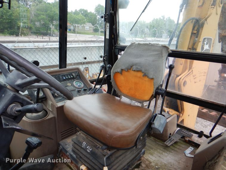 image for item IA9828 1994 John Deere 310D  backhoe