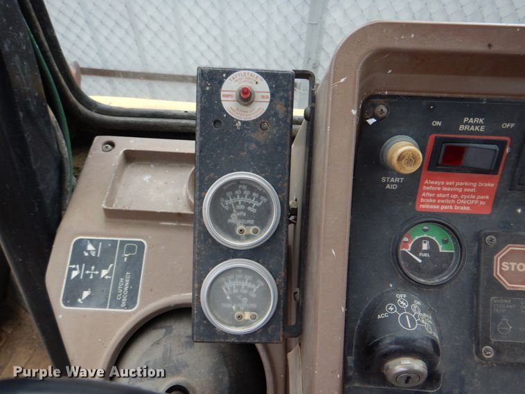 image for item IA9828 1994 John Deere 310D  backhoe