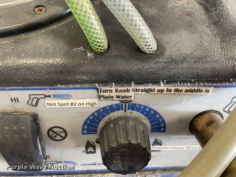 image for item IC9255 Windsor Compass surface cleaning machine