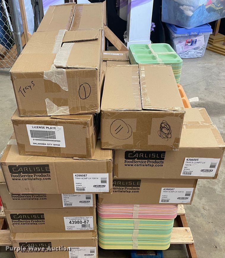 image for item IC9258 Carlisle lunch trays