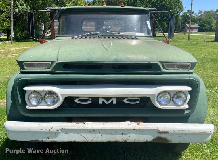 image for item IC9271 1962 GMC 3500  dump truck