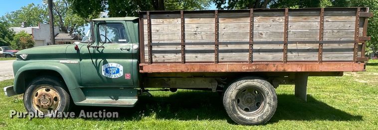 image for item IC9271 1962 GMC 3500  dump truck