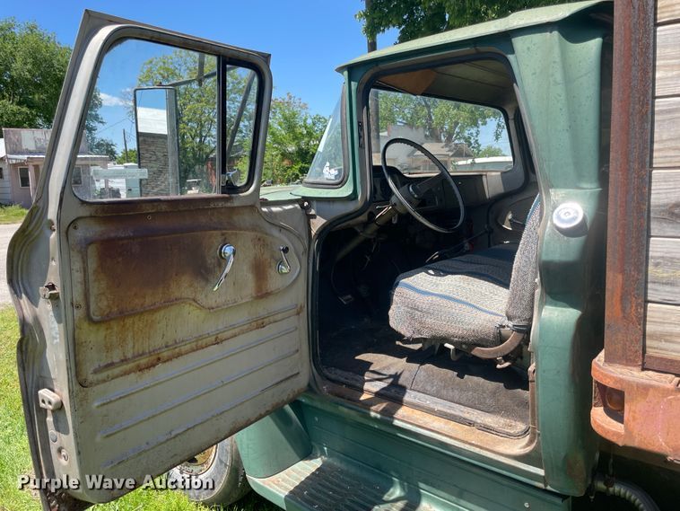 image for item IC9271 1962 GMC 3500  dump truck