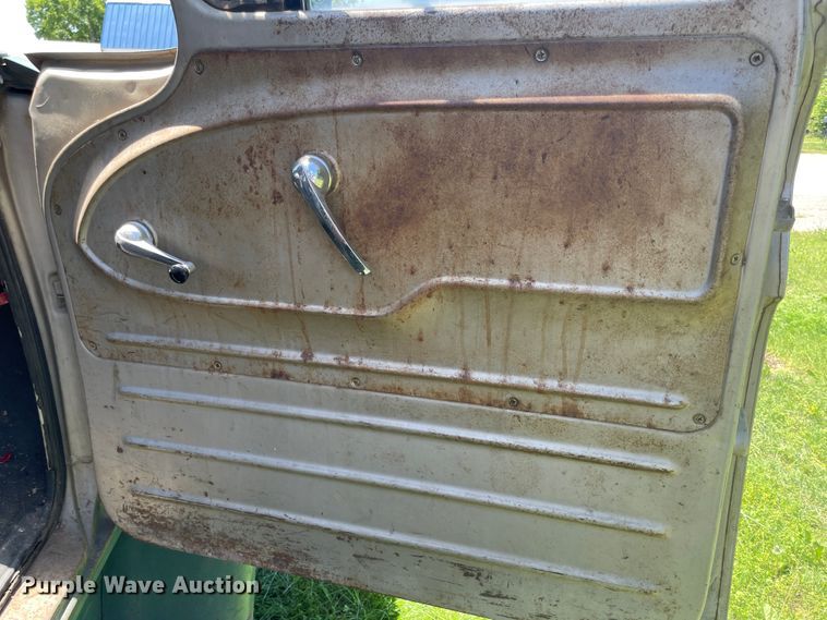 image for item IC9271 1962 GMC 3500  dump truck