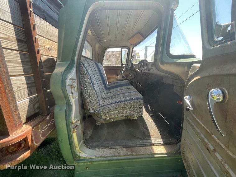 image for item IC9271 1962 GMC 3500  dump truck