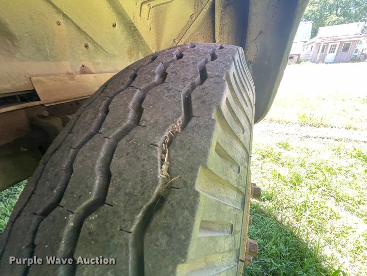 image for item IC9271 1962 GMC 3500  dump truck