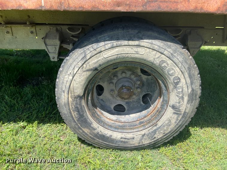 image for item IC9271 1962 GMC 3500  dump truck