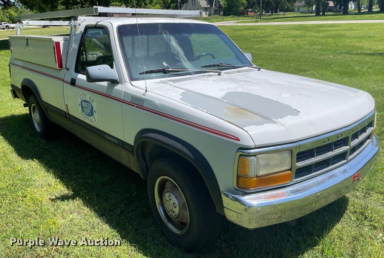 image for item IC9273 1993 Dodge Dakota  pickup truck