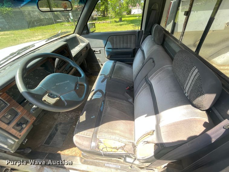 image for item IC9273 1993 Dodge Dakota  pickup truck