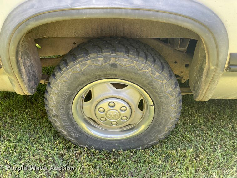 image for item IC9273 1993 Dodge Dakota  pickup truck