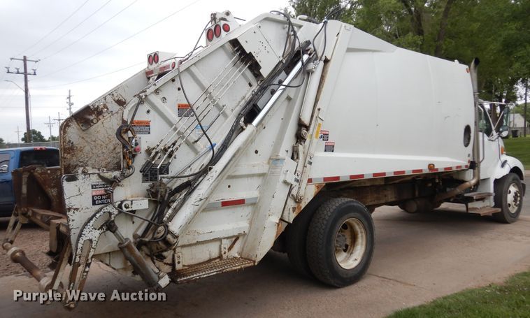 image for item ID9873 2006 Sterling Acterra  refuse truck