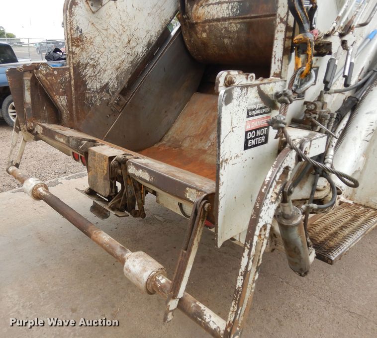 image for item ID9873 2006 Sterling Acterra  refuse truck